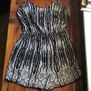 Mossimo black and white romper